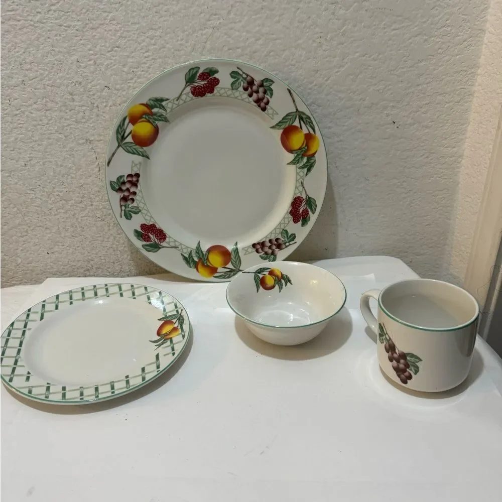 Citation Garden Trellis 4 Piece Place Setting Fruit Lattice